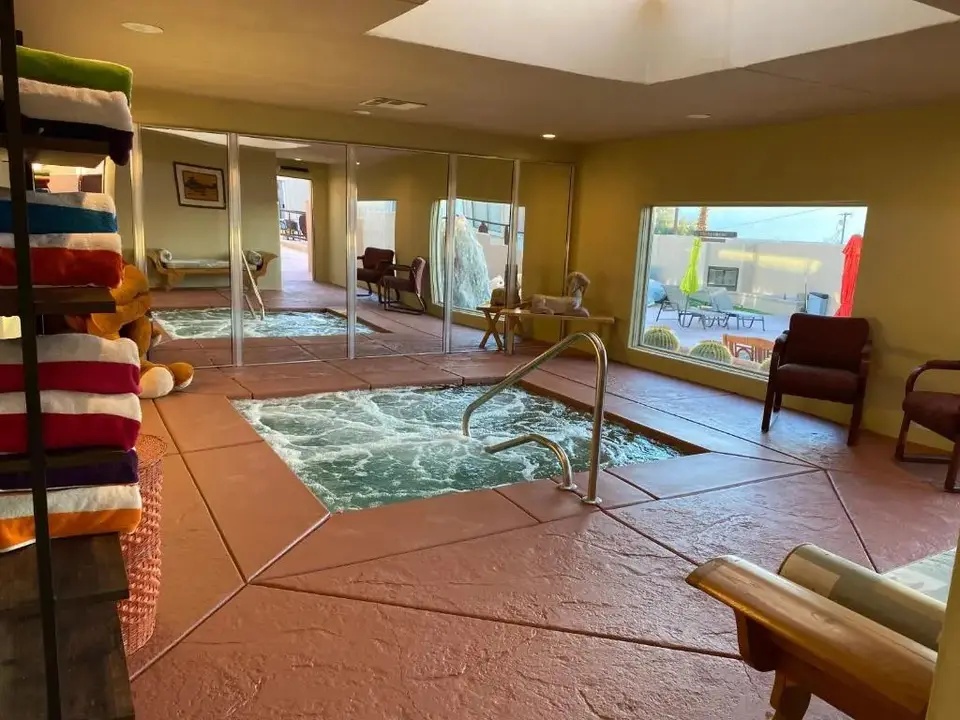 Mi Kasa Hot Springs