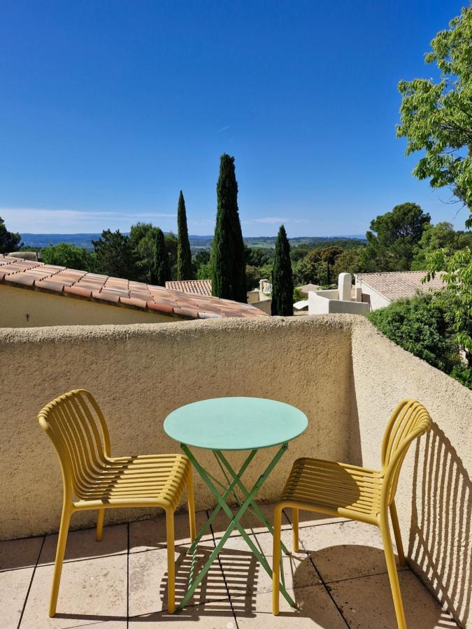 Maisonnette de charme dans domaine naturiste au pied du Mont Ventoux
